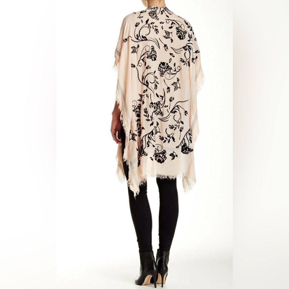 Leigh & Luca Scarf - Picture 2 of 10